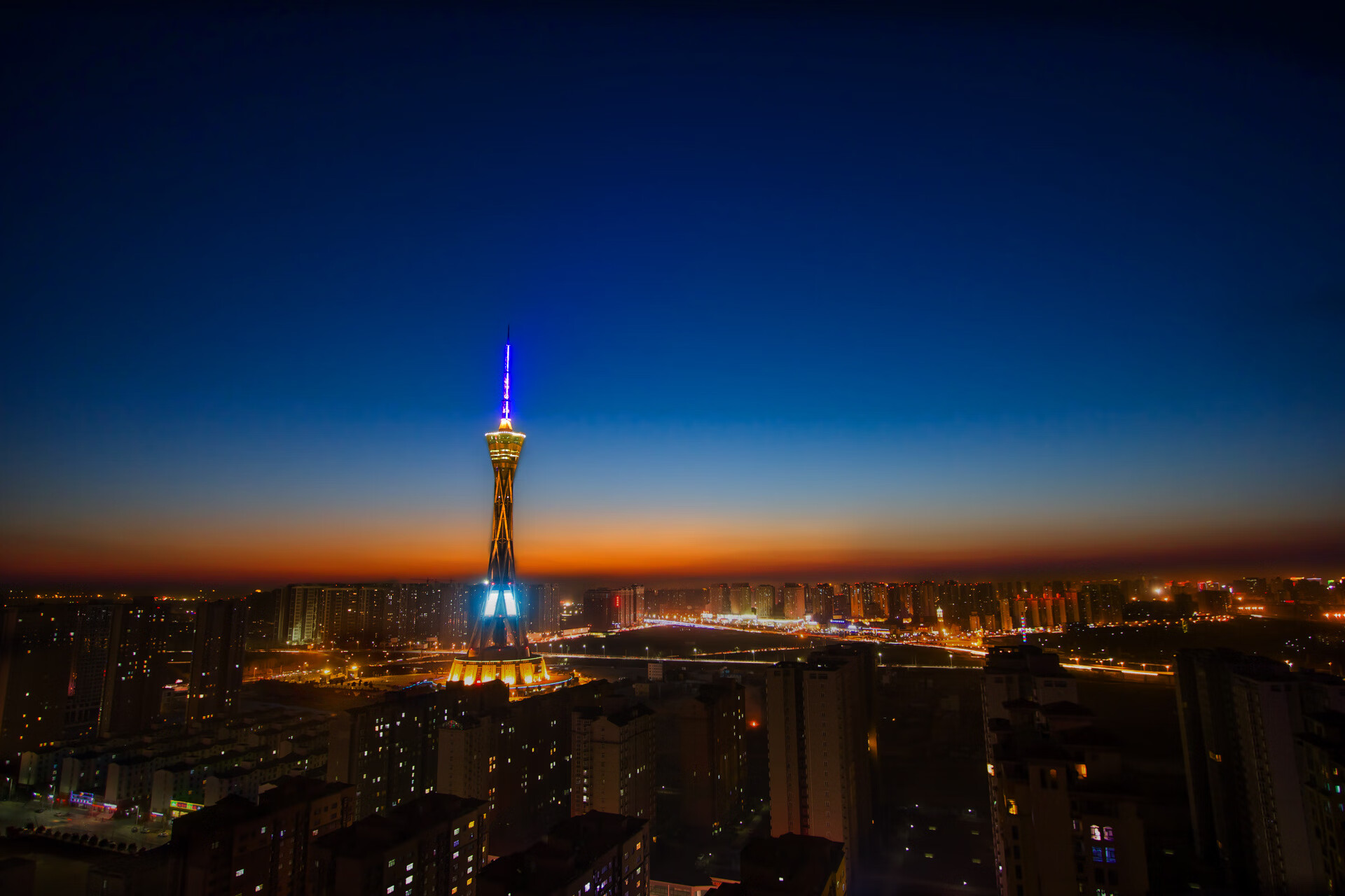 利物浦中场伤愈复出,红军实力再展拳脚,红军利物浦主场