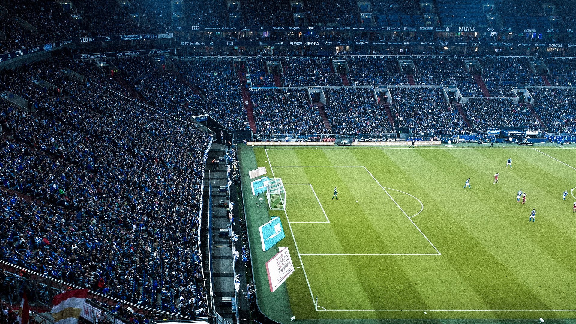 巴塞罗那遭受重创，欧冠前景堪忧，巴塞罗那欧冠晋级了吗