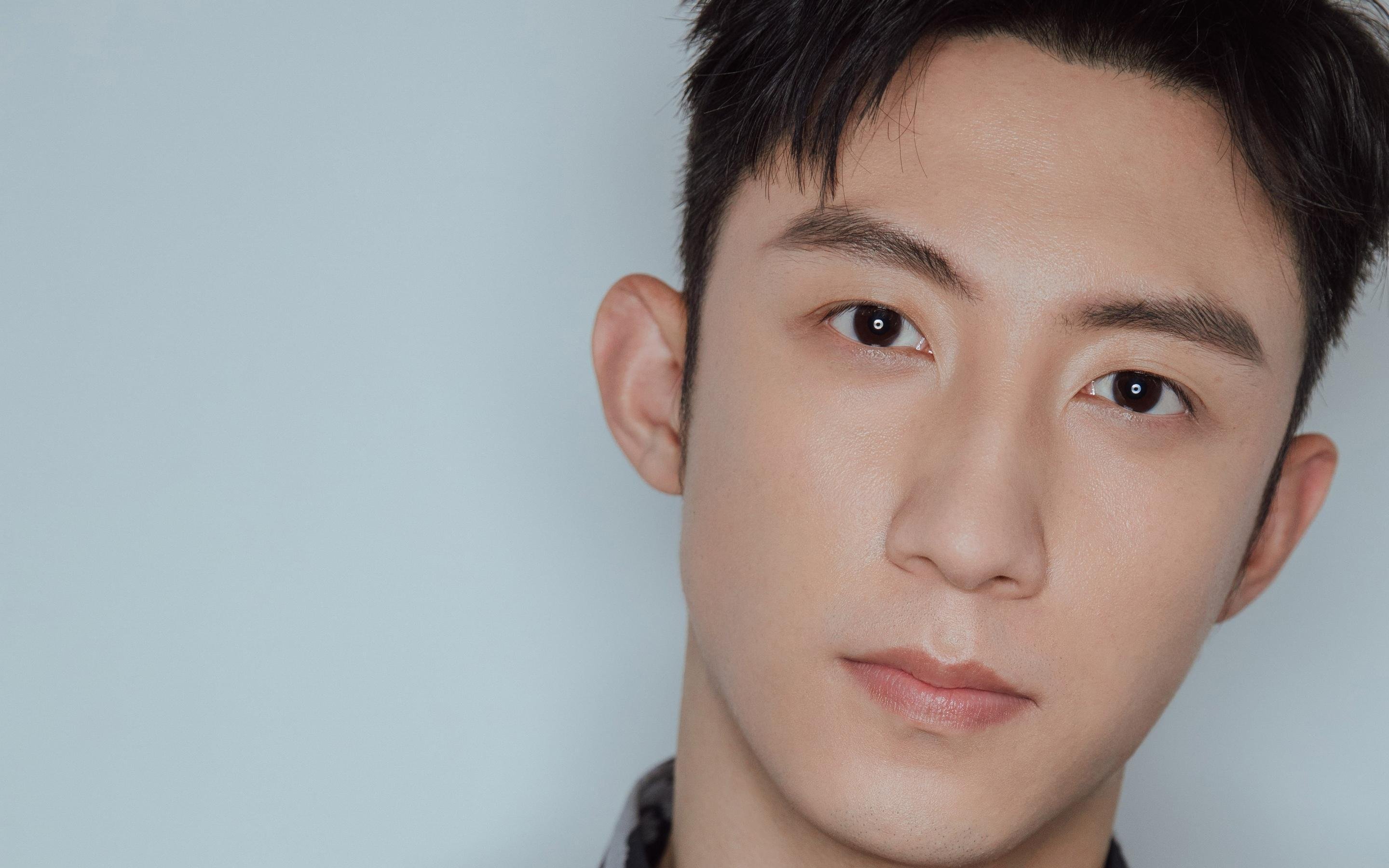 快攻中第一步启动的重要性解析，快攻都是由发动与接应推进结束三个阶段组成